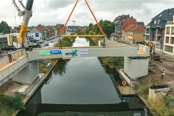 Fiets -en voetgangersbrug Veurne - Almex metaalconstructies